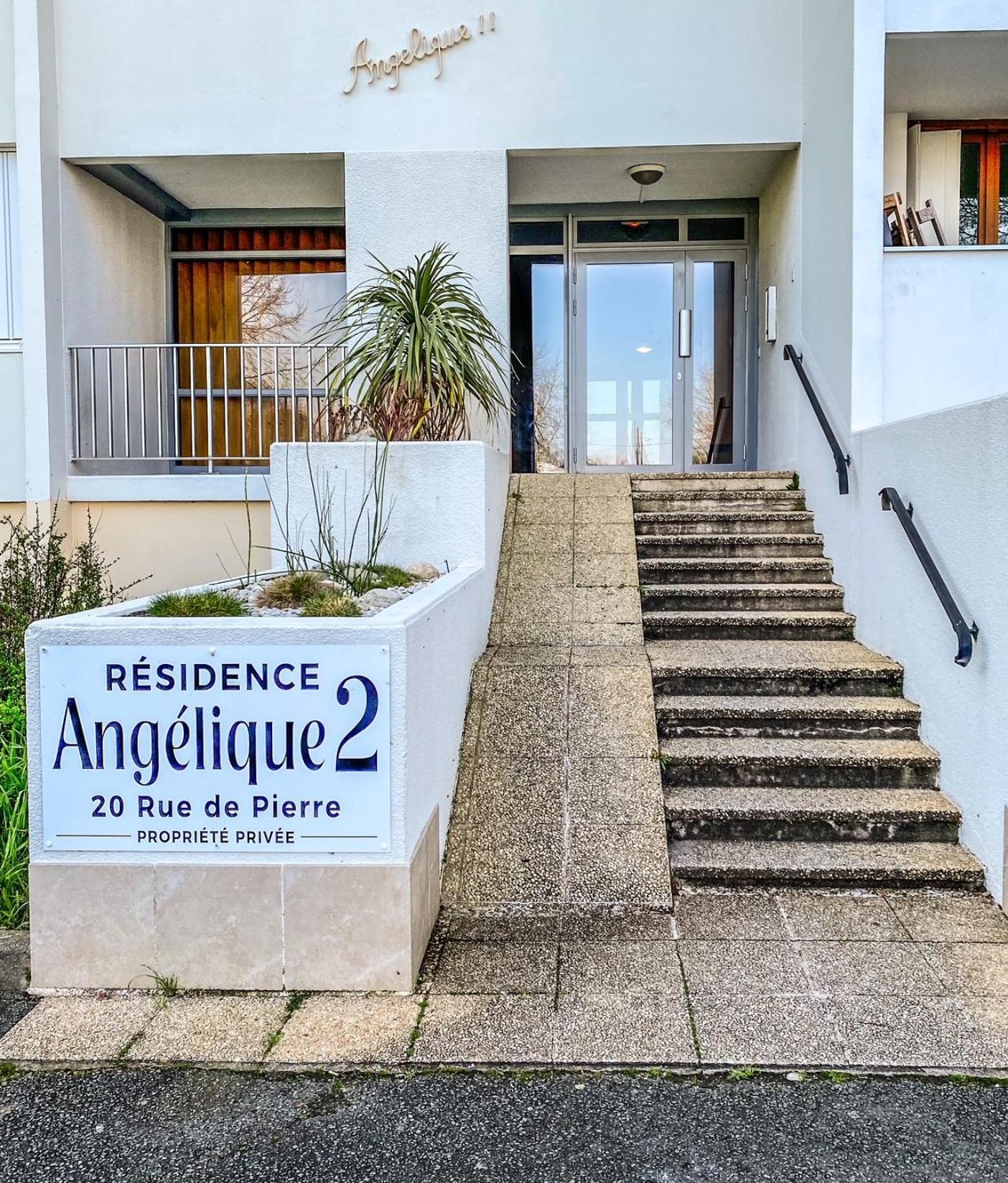 T3 Moderne Avec Balcon Terrasse Et Parking Gratuit Apartamento Niort Exterior foto