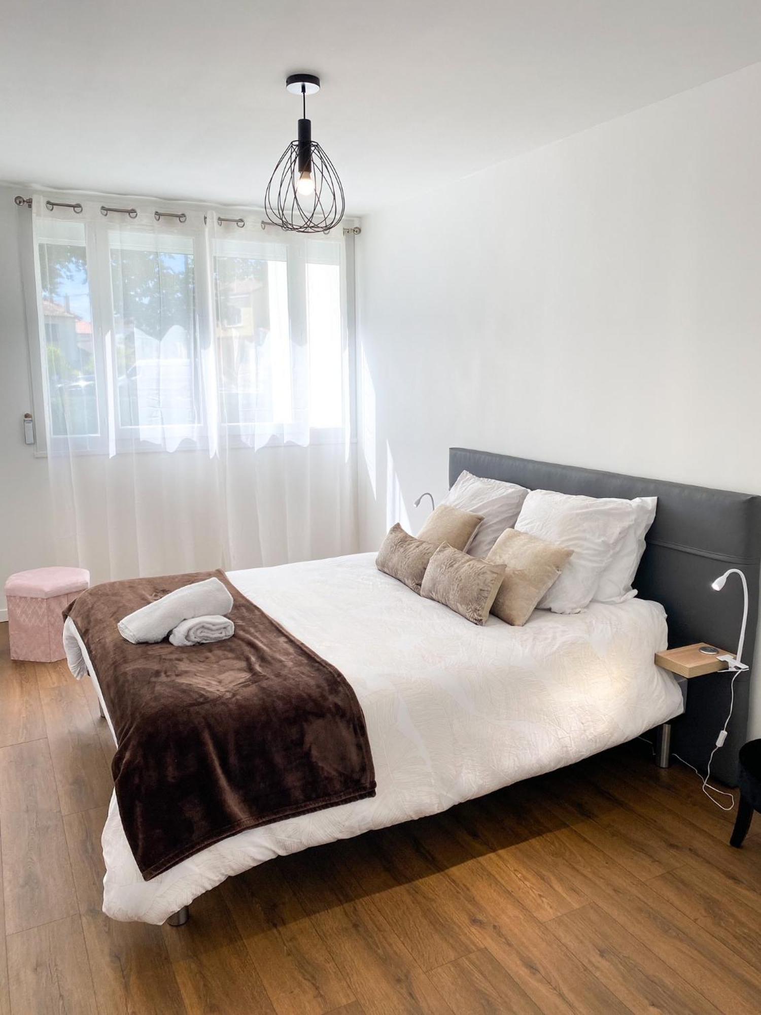 T3 Moderne Avec Balcon Terrasse Et Parking Gratuit Apartamento Niort Exterior foto